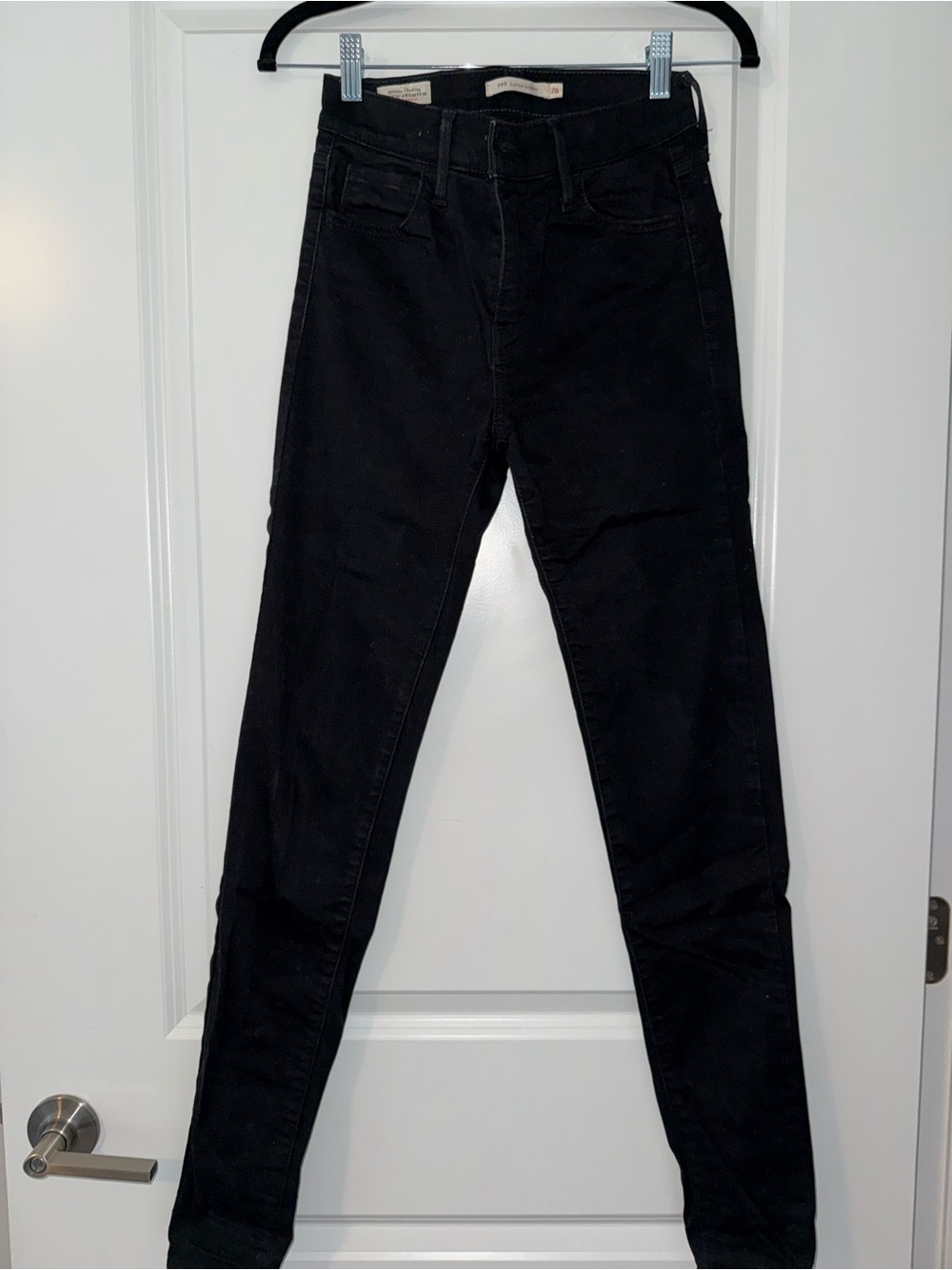 Levi’s High-Rise Black Skinny Jeans
